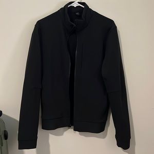 Black men’s Lululemon zip up jacket, size M